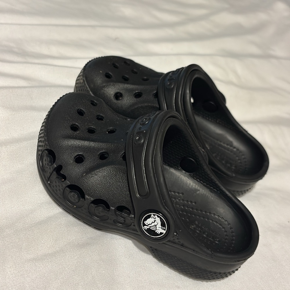 CROCS Black Sandals Comfortable Foam Design